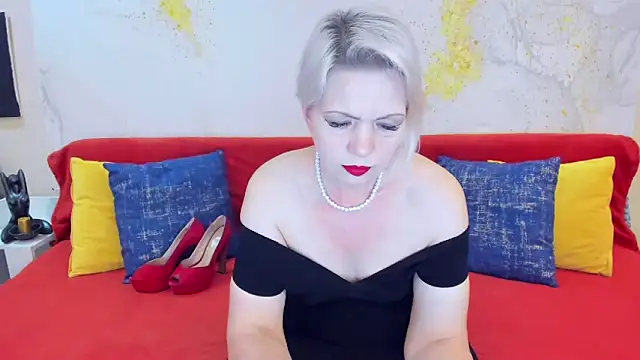 Snapshot of BeautyName chatting on November 2025 07:57:01 PM BeautyName online show from November 2025 07:57:01 PM