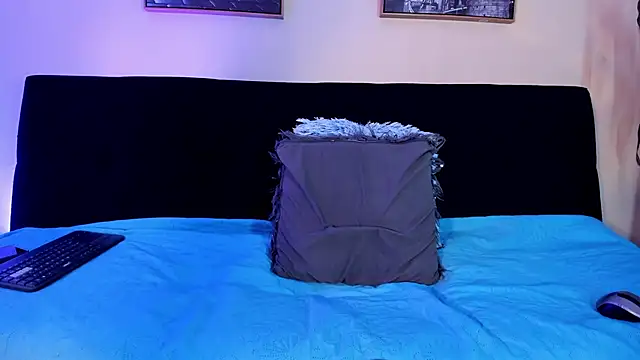 Snapshot of Sweet_Alessandre chatting on November 2025 07:29:02 PM Sweet Alessandre online show from November 2025 07:29:02 PM