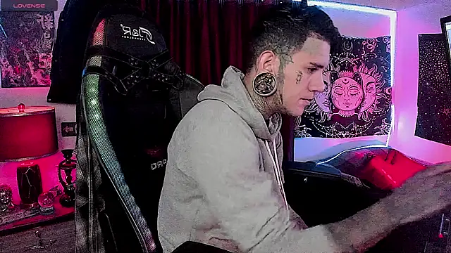 Snapshot of josh__ackerman chatting on December 2024 03:18:02 AM josh ackerman online show from December 2024 03:18:02 AM