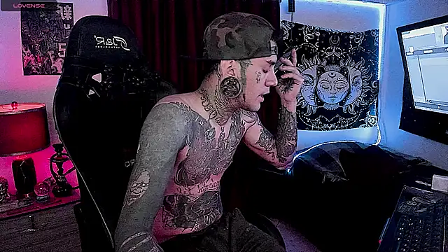 Snapshot of josh__ackerman chatting on December 2024 11:10:02 PM josh ackerman online show from December 2024 11:10:02 PM