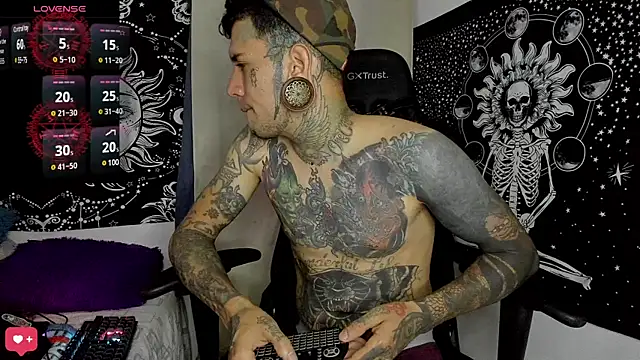 Snapshot of josh__ackerman chatting on January 2025 02:09:01 AM josh ackerman online show from January 2025 02:09:01 AM