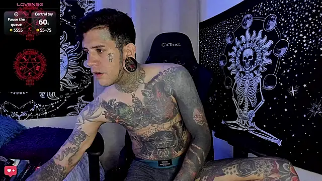 Snapshot of josh__ackerman chatting on January 2025 01:18:02 AM josh ackerman online show from January 2025 01:18:02 AM