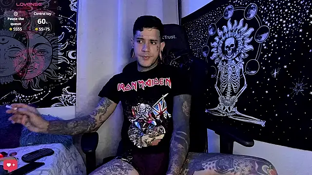 Snapshot of josh__ackerman chatting on January 2025 01:32:02 AM josh ackerman online show from January 2025 01:32:02 AM