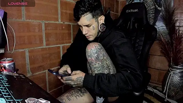 Snapshot of josh__ackerman chatting on February 2025 03:42:01 AM josh ackerman online show from February 2025 03:42:01 AM