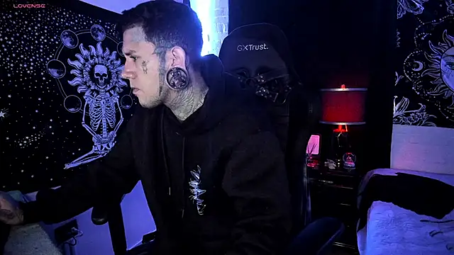 Snapshot of josh__ackerman chatting on March 2025 12:58:02 PM josh ackerman online show from March 2025 12:58:02 PM