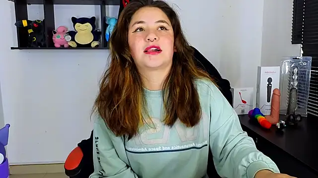 Snapshot of ann_bronw chatting on March 2025 02:16:01 PM ann bronw online show from March 2025 02:16:01 PM