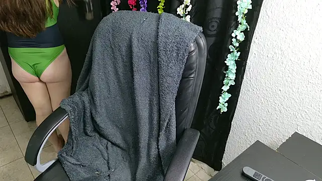 Snapshot of ann_bronw chatting on October 2025 12:33:02 AM ann bronw online show from October 2025 12:33:02 AM