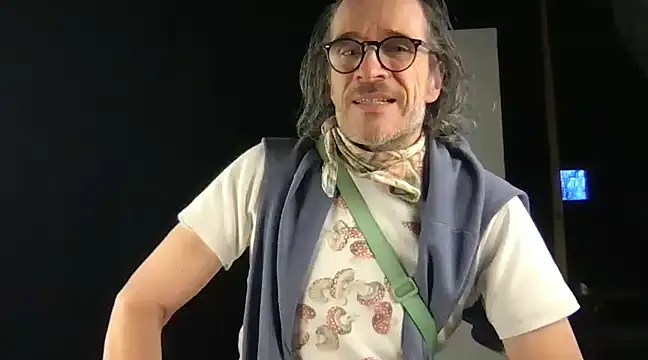 Snapshot of GioApri chatting on February 2025 04:53:02 PM GioApri online show from February 2025 04:53:02 PM