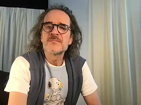 Snapshot of GioApri chatting on September 2025 09:10:02 AM GioApri online show from September 2025 09:10:02 AM