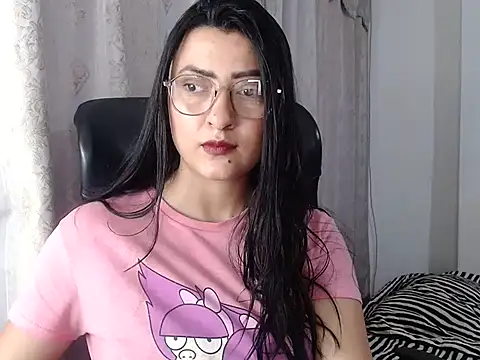 SavannaEvans001 online show from April 2026 11:02:01 PM