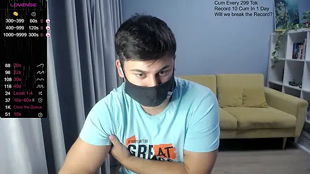 Snapshot of Tomguys chatting on October 2025 07:54:02 PM Tomguys online show from October 2025 07:54:02 PM