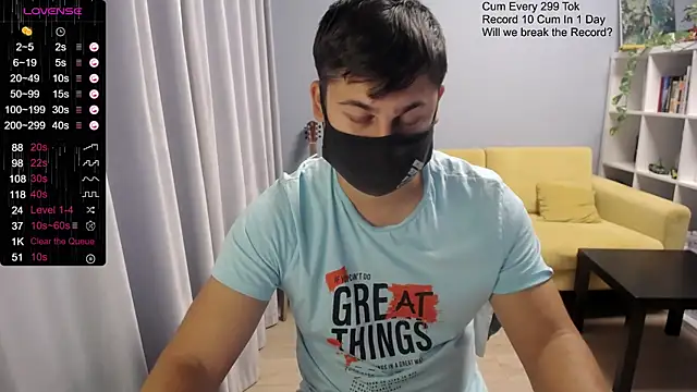 Snapshot of Tomguys chatting on October 2025 08:09:01 AM Tomguys online show from October 2025 08:09:01 AM