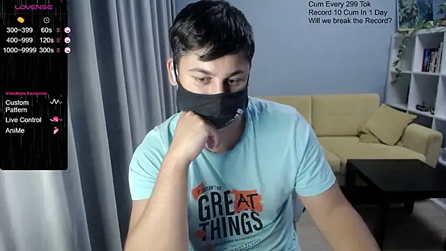 Snapshot of Tomguys chatting on October 2025 08:15:02 PM Tomguys online show from October 2025 08:15:02 PM