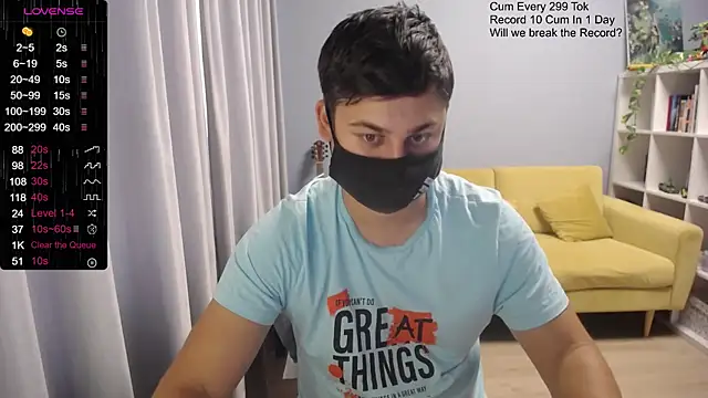 Snapshot of Tomguys chatting on October 2025 07:23:01 AM Tomguys online show from October 2025 07:23:01 AM