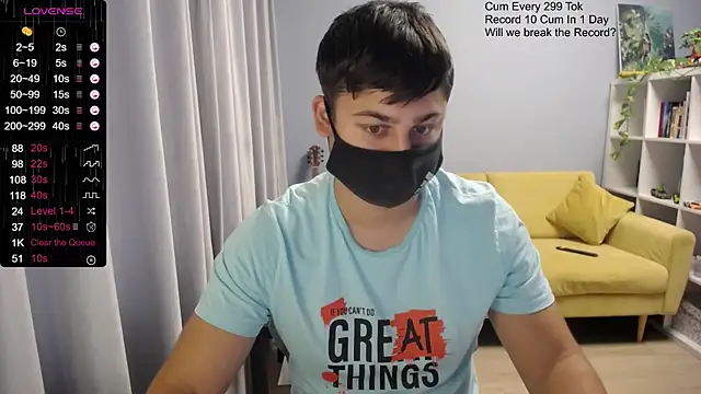 Snapshot of Tomguys chatting on October 2025 07:32:01 AM Tomguys online show from October 2025 07:32:01 AM