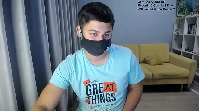 Snapshot of Tomguys chatting on October 2025 07:37:02 PM Tomguys online show from October 2025 07:37:02 PM