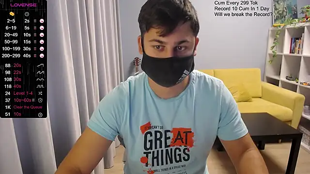 Snapshot of Tomguys chatting on October 2025 07:43:02 AM Tomguys online show from October 2025 07:43:02 AM