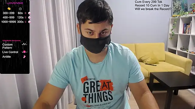 Snapshot of Tomguys chatting on October 2025 08:26:01 AM Tomguys online show from October 2025 08:26:01 AM