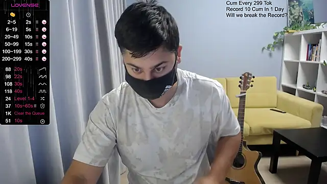 Snapshot of Tomguys chatting on November 2025 08:15:01 AM Tomguys online show from November 2025 08:15:01 AM