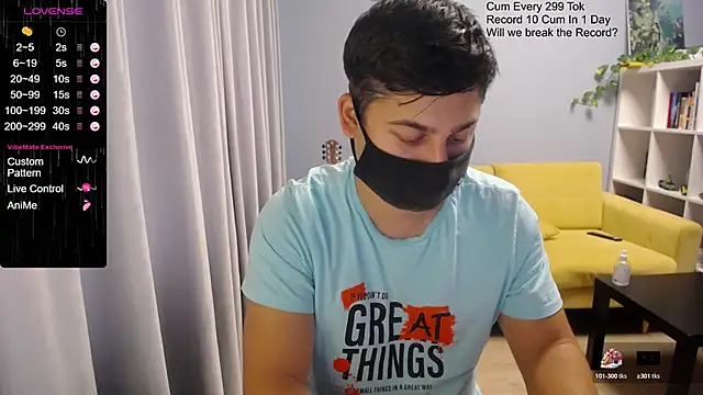 Snapshot of Tomguys chatting on November 2025 07:40:01 AM Tomguys online show from November 2025 07:40:01 AM