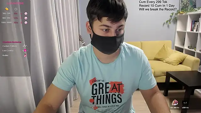 Snapshot of Tomguys chatting on November 2025 09:09:01 AM Tomguys online show from November 2025 09:09:01 AM