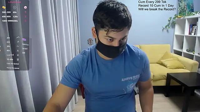 Snapshot of Tomguys chatting on November 2025 06:56:01 AM Tomguys online show from November 2025 06:56:01 AM