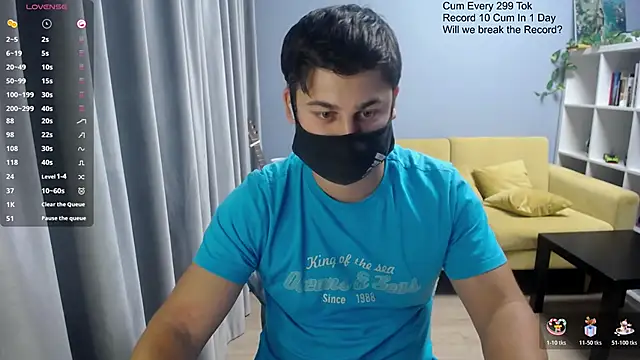 Snapshot of Tomguys chatting on November 2025 07:24:01 PM Tomguys online show from November 2025 07:24:01 PM