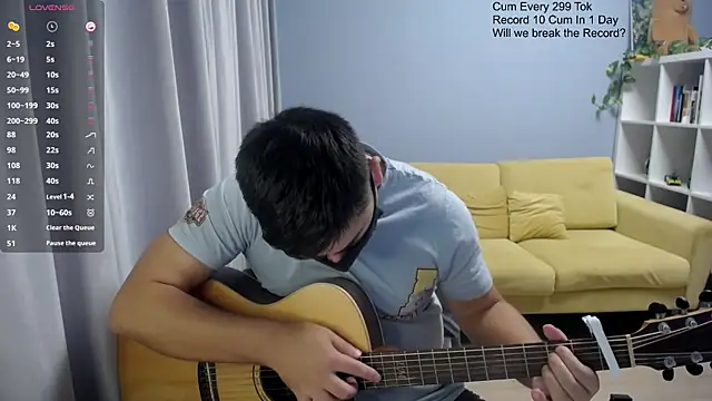 Snapshot of Tomguys chatting on November 2025 08:42:01 AM Tomguys online show from November 2025 08:42:01 AM