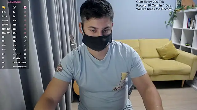 Snapshot of Tomguys chatting on November 2025 08:47:02 PM Tomguys online show from November 2025 08:47:02 PM