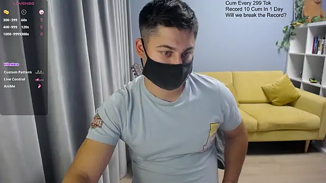 Snapshot of Tomguys chatting on November 2025 02:23:01 PM Tomguys online show from November 2025 02:23:01 PM