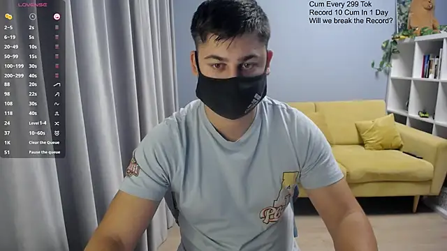 Snapshot of Tomguys chatting on November 2025 07:30:02 AM Tomguys online show from November 2025 07:30:02 AM