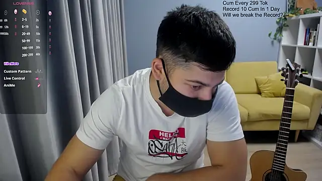 Snapshot of Tomguys chatting on November 2025 07:23:02 PM Tomguys online show from November 2025 07:23:02 PM