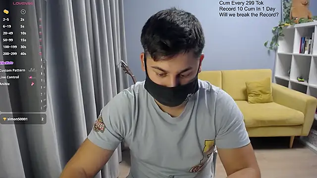 Snapshot of Tomguys chatting on November 2025 08:52:02 PM Tomguys online show from November 2025 08:52:02 PM