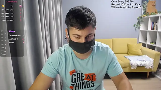 Snapshot of Tomguys chatting on November 2025 08:23:02 PM Tomguys online show from November 2025 08:23:02 PM