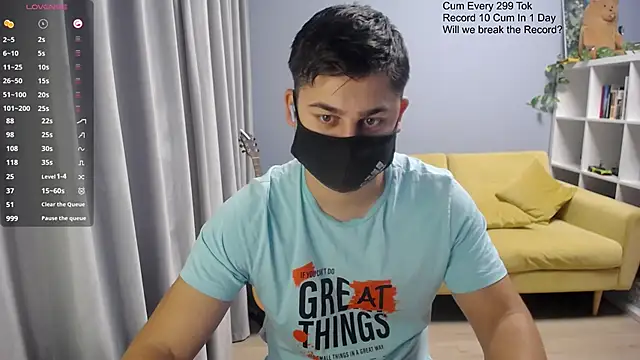 Snapshot of Tomguys chatting on December 2025 07:24:01 AM Tomguys online show from December 2025 07:24:01 AM