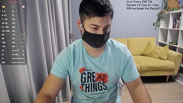 Snapshot of Tomguys chatting on December 2025 07:05:01 AM Tomguys online show from December 2025 07:05:01 AM