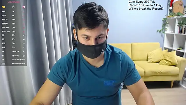 Snapshot of Tomguys chatting on December 2025 07:53:02 PM Tomguys online show from December 2025 07:53:02 PM