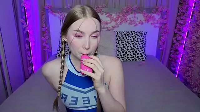 LilyStarlight online show from May 2026 03:23:02 AM