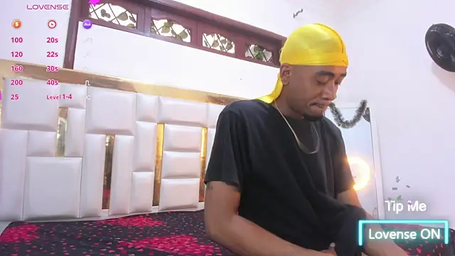 Snapshot of Kylieandjhonny chatting on December 2024 12:55:02 PM Kylieandjhonny online show from December 2024 12:55:02 PM