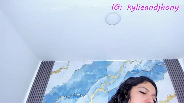 Snapshot of Kylieandjhonny chatting on October 2025 07:54:01 PM Kylieandjhonny online show from October 2025 07:54:01 PM