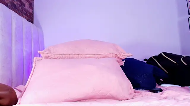 Snapshot of _ebony-queen_ chatting on June 2026 03:04:02 AM ebony-queen online show from June 2026 03:04:02 AM