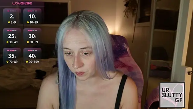Snapshot of ursluttygf chatting on June 2026 02:44:02 AM ursluttygf online show from June 2026 02:44:02 AM