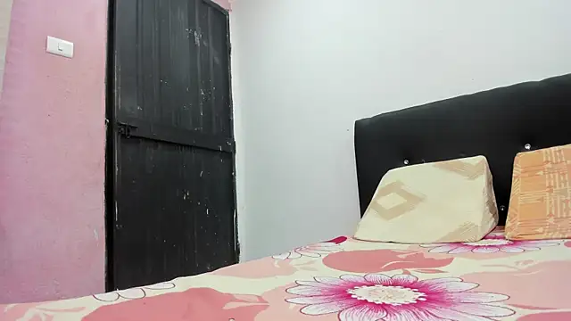 Andrewandzoe online show from November 2025 02:11:01 AM