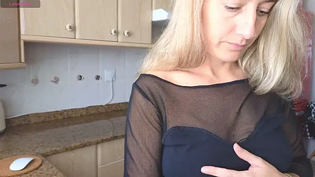 Lunamix online show from March 2026 12:34:02 PM