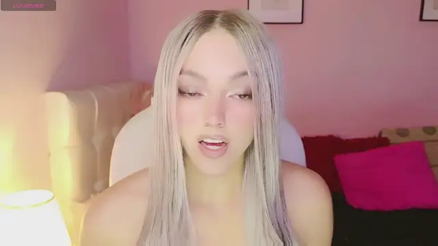 Snapshot of EvaEvangeline chatting on October 2025 03:07:01 AM EvaEvangeline online show from October 2025 03:07:01 AM