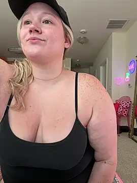 Snapshot of PiggyRose chatting on July 2026 10:56:02 PM PiggyRose online show from July 2026 10:56:02 PM