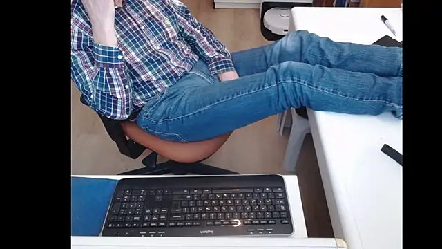 Snapshot of dutchpornking chatting on March 2025 01:29:01 PM dutchpornking online show from March 2025 01:29:01 PM