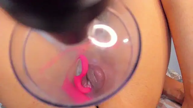 Snapshot of iamvicky_4 chatting on March 2026 04:29:04 AM iamvicky 4 online show from March 2026 04:29:04 AM