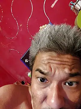 Snapshot of UncleHusz chatting on September 2025 11:15:01 AM UncleHusz online show from September 2025 11:15:01 AM