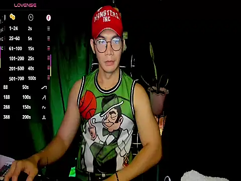 Snapshot of 000batman000 chatting on February 2026 03:22:01 AM 000batman000 online show from February 2026 03:22:01 AM